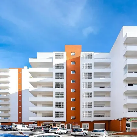 Spacious&bright2bedroom Near Beaches,sleeps 6 * Portimão