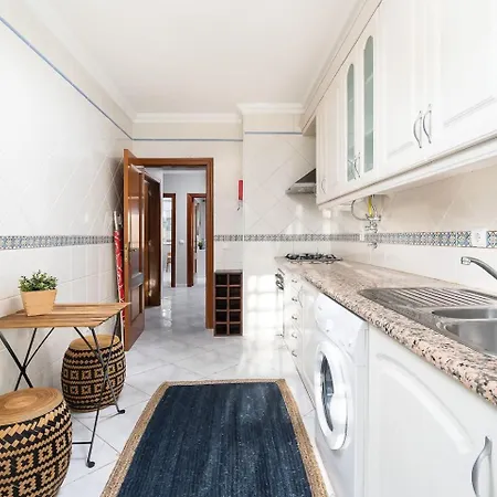 Apartament Comfortable 2-Bed Apt Central Algarve Base