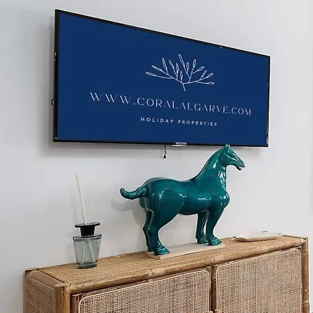 Апартаменты Comfortable 2-Bed Apt Central Algarve Base