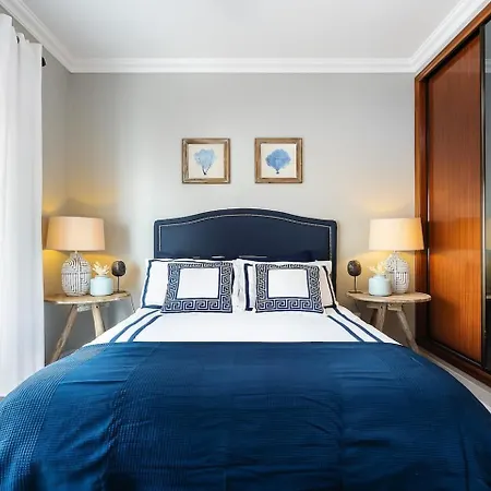 Comfortable 2-Bed Apt Central Algarve Base Apartment