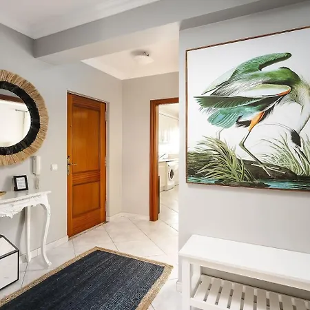 Spacious&bright2bedroom Near Beaches,sleeps 6 포티마오