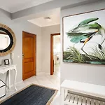 Spacious&bright2bedroom Near Beaches,sleeps 6 포티마오